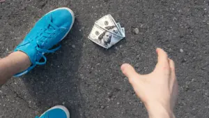 ฝันว่าเก็บเงินได้